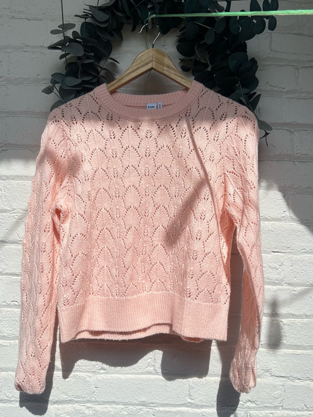 Women’s Lightweight Pink Knit Sweater